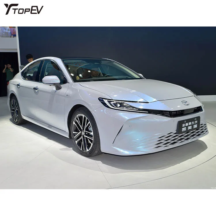 тойота камри 2023